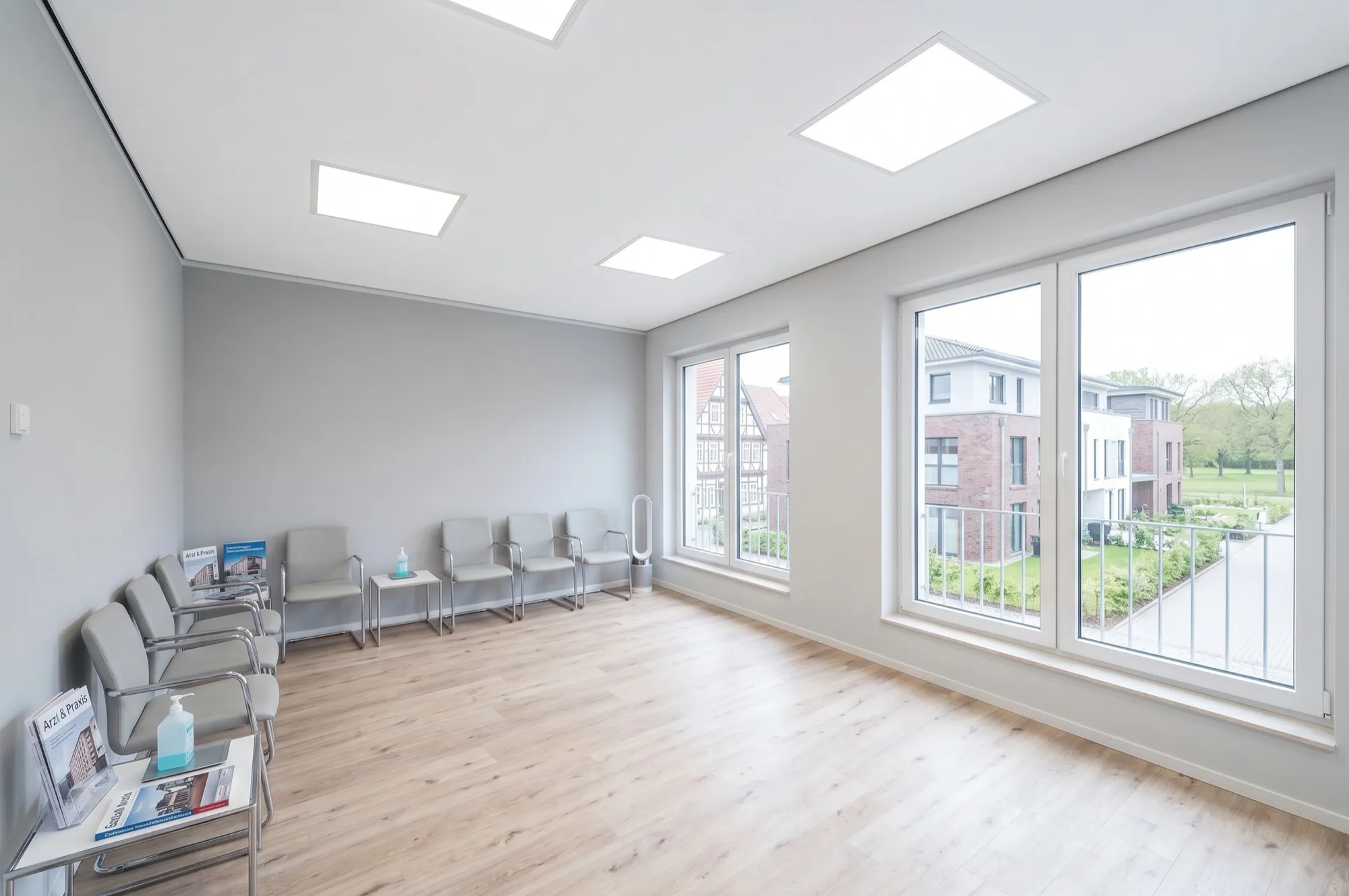 Praxisraum mit neuer Spanndecke